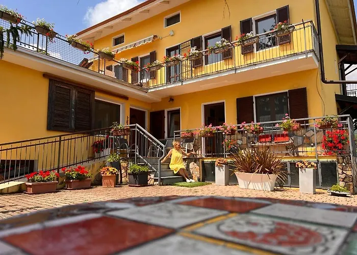 Antiche Pietre فندق مبيت وإفطار 4*